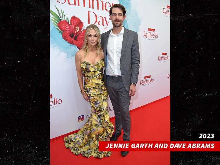Jennie Garth and Dave Abrams 2023 getty 1