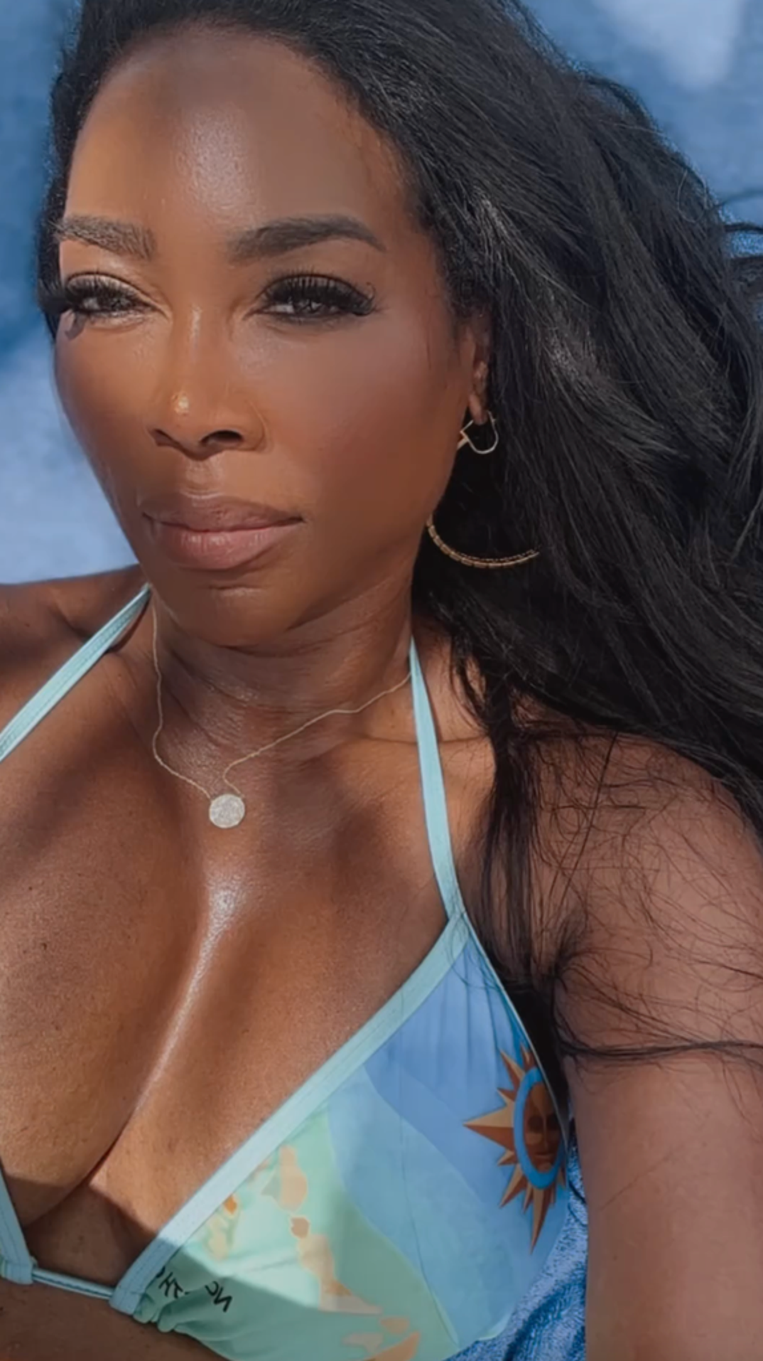 0627 Kenya Moore Hot Shots 14