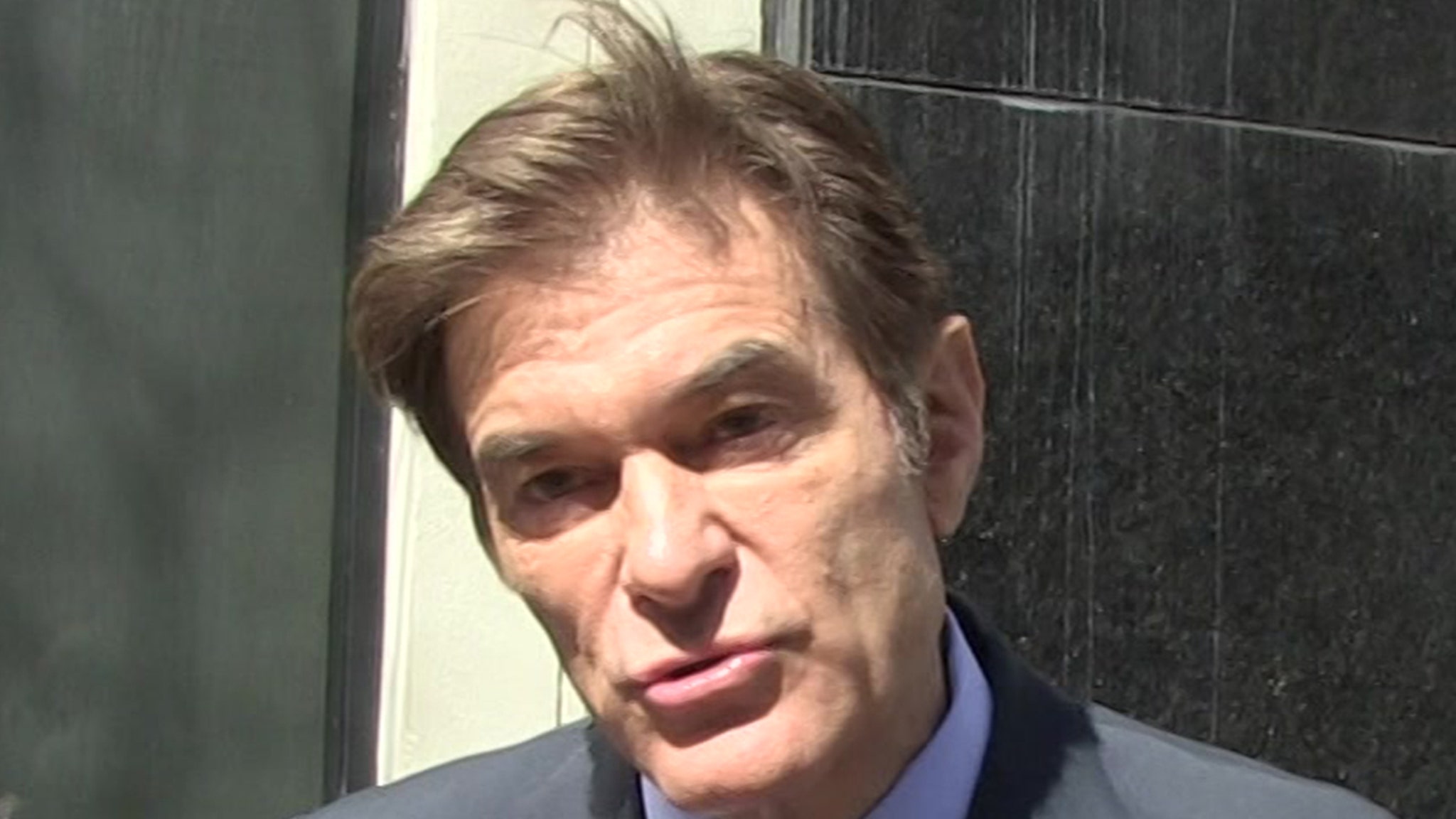 Dr. Oz Rushes to Help Man Who Collapsed at Republican Caucus Meeting