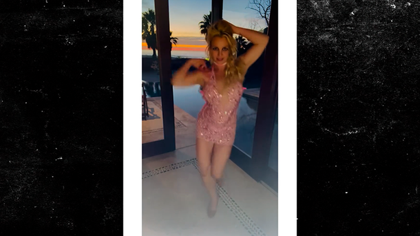 051726_britney_spears_kal