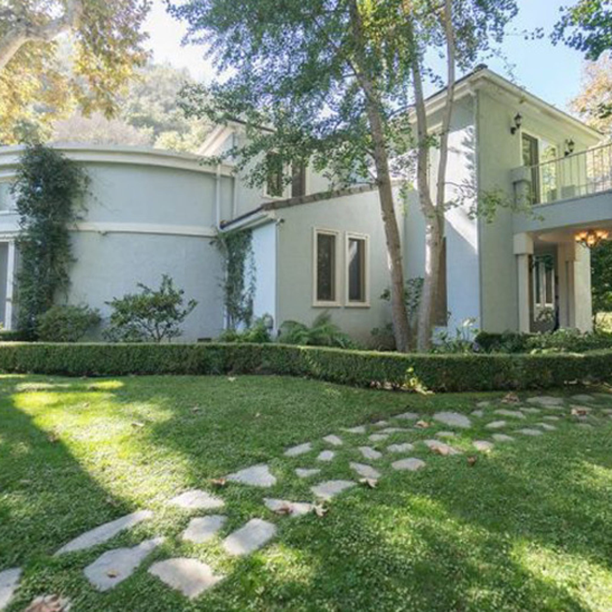 Serena Williams Bought a New Beverly Hills Home for $6.7 Million Just After  Putting Her Bel Air Mansion on the Market