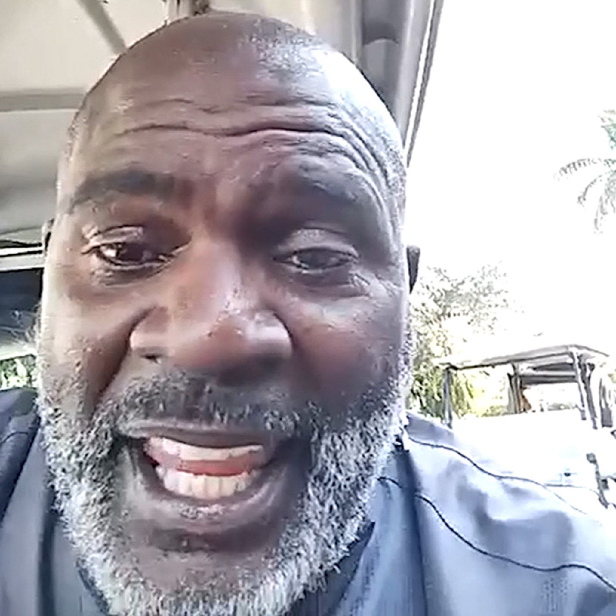 Lawrence Taylor names Joe Montana greatest QB of all time