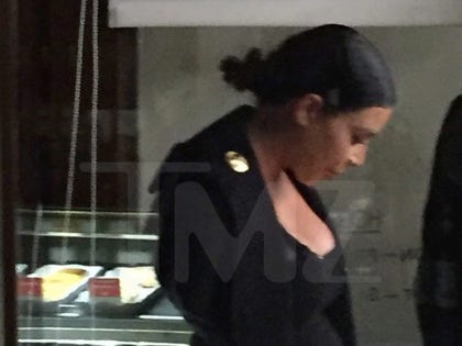 kim_kardashian_marias_italian_kitchen_photos_0522