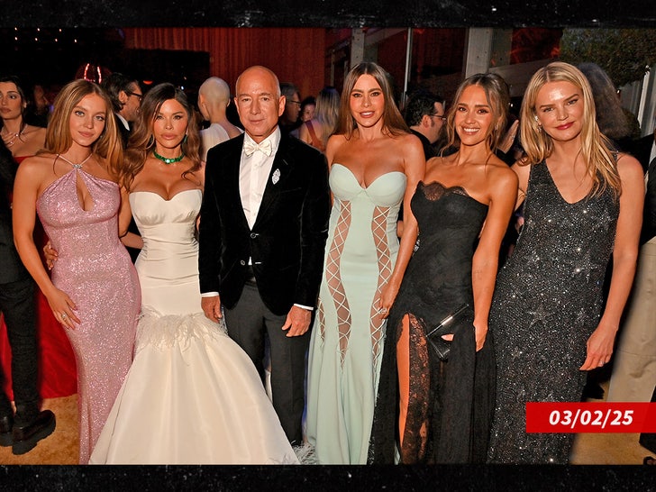 Sydney Sweeney, Lauren Sánchez, Jeff Bezos, Sofía Vergara, Jessica Alba et Kelly Sawyer Patricof Getty Sub Swipe