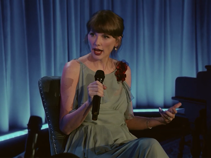 082526_taylor_swift_primary