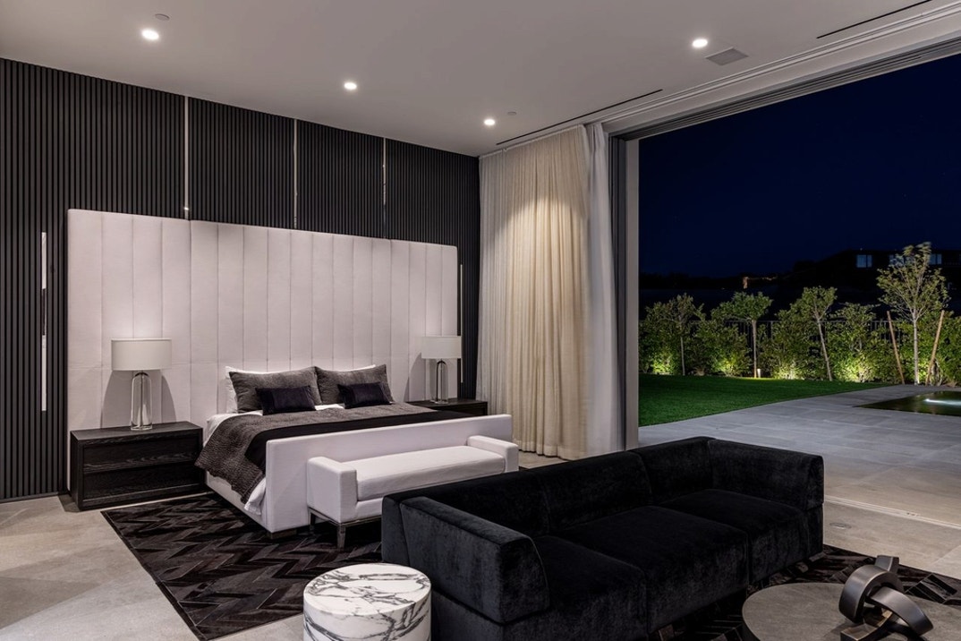 Steve Dimopoulos Home 11