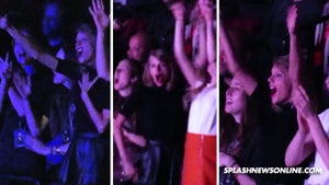 Taylor Swift -- Full Fan Girl at Justin Timberlake Concert