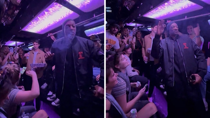 Snoop Dogg Surprises Fans on Random Party Bus, Dances & Smokes