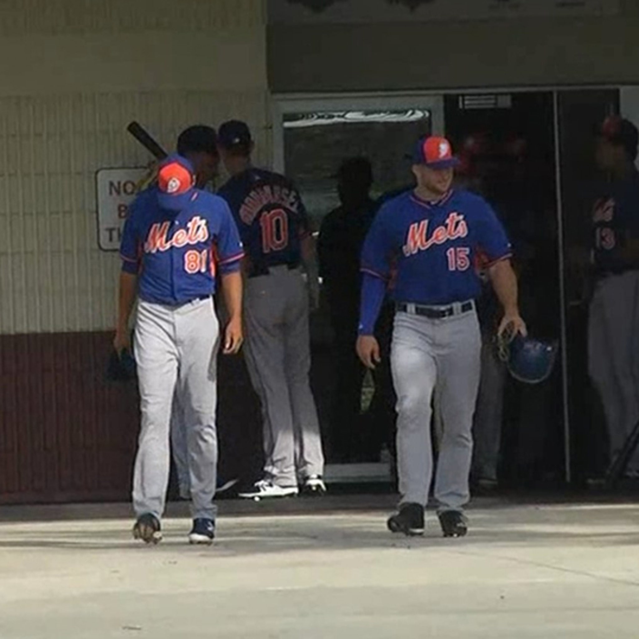 Tim Tebow works out at New York Mets camp, wearing No. 15 in
