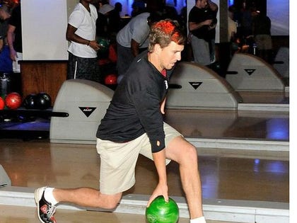 0814_giants_super_bowling_launch