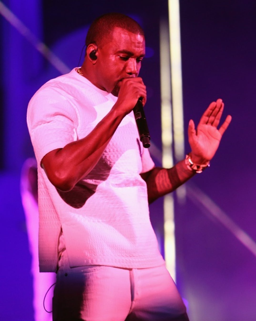1027_kanye_performance_photos_20