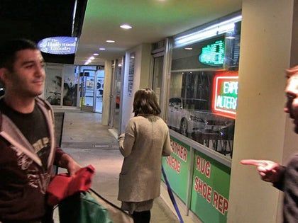 030214_oscar_pizza_boy