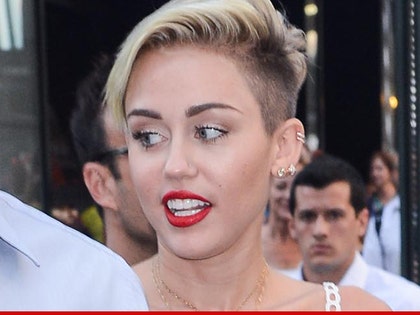 0616-miley-cyrus-02