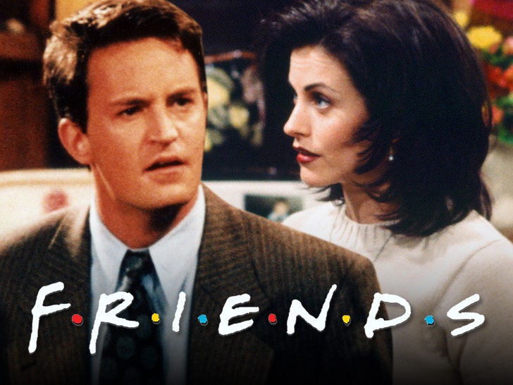 Matthew Perry ha annullato i piani per una sceneggiatura di Friends per tradire Chandler con Monica
