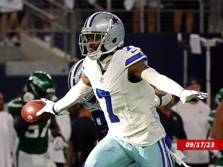 Dallas Cowboys Star Trevon Diggs Tears ACL, Out For Season