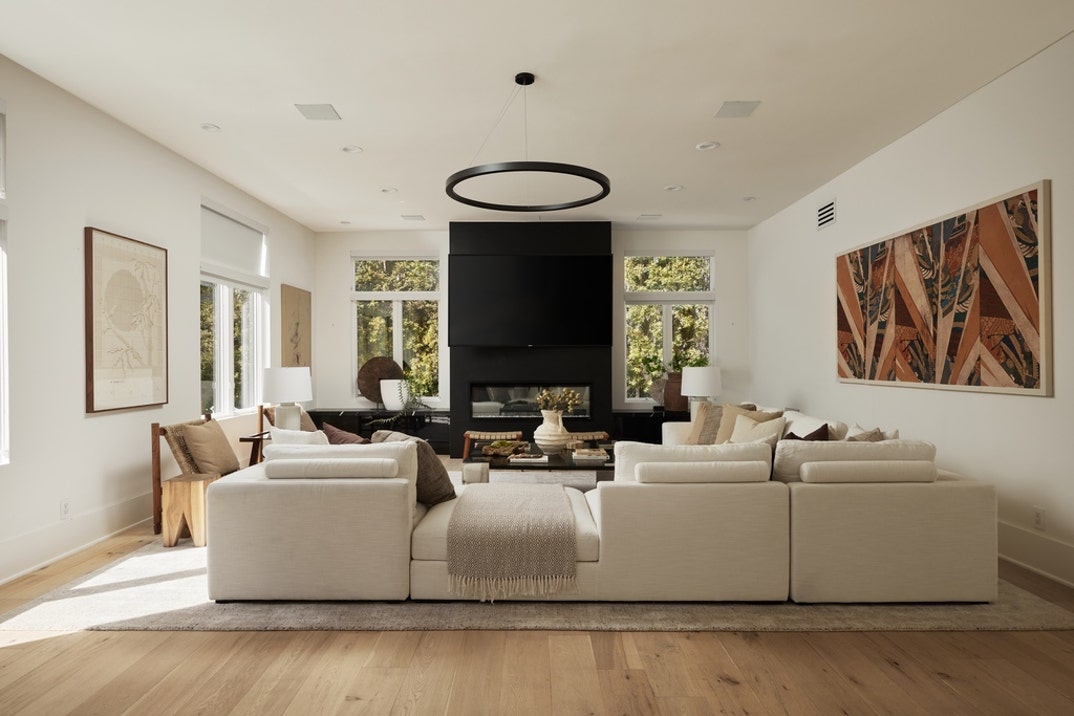 Meghan Trainor Lists LA Home 20