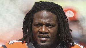 Pacman Jones -- Makes It Rain with the Homeless ... Still Owes $11 Mil to Strip Club Shooting Victims