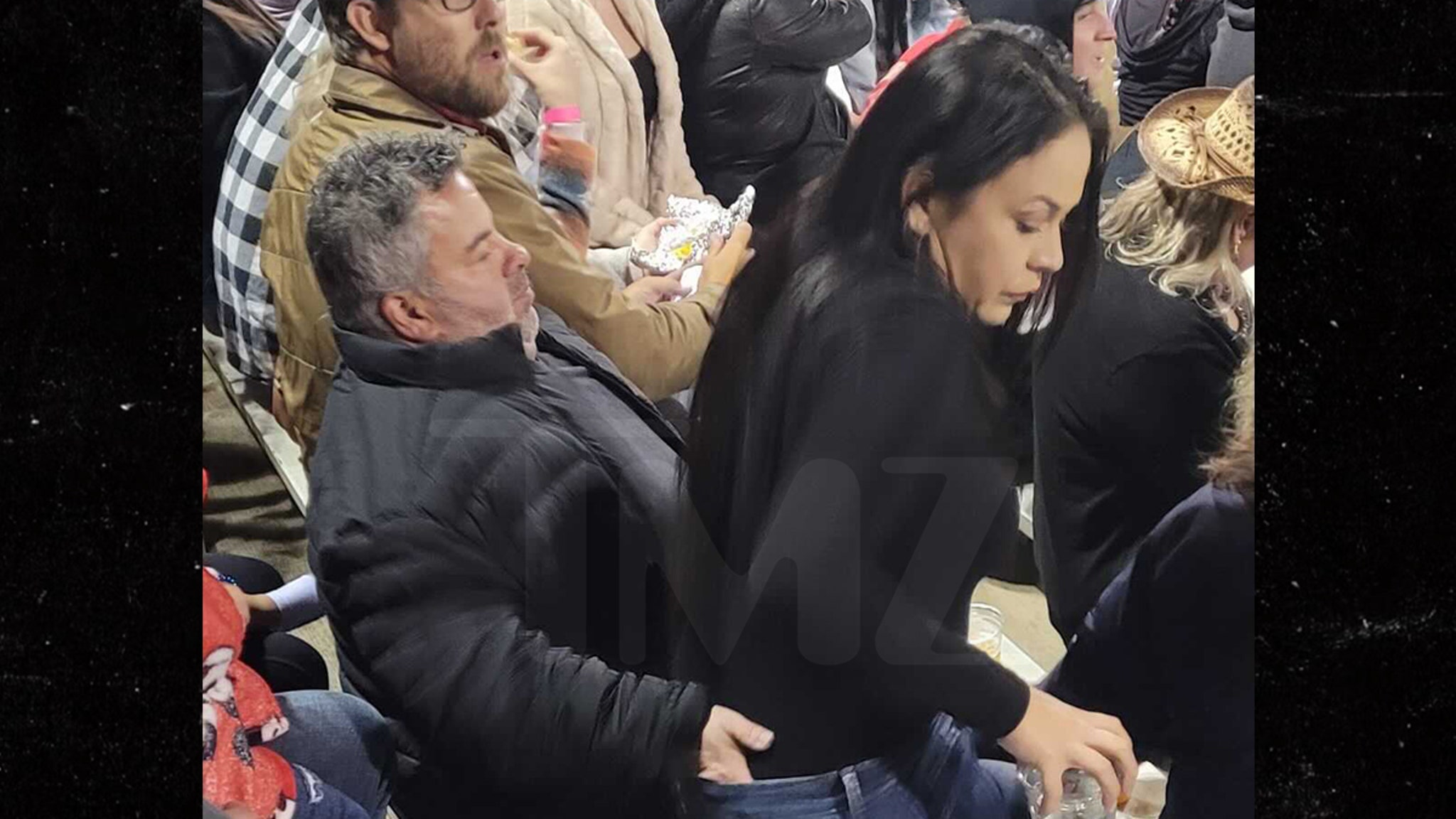 '90 Day Fiancé' Big Ed poses his fiancée Liz's pants at the rodeo