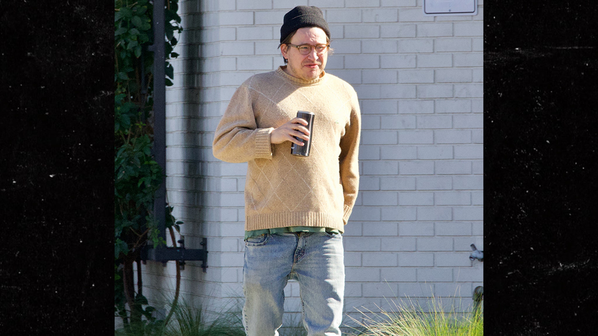 Photo of Jonathan Taylor Thomas Surfaces Publicly for First Time in 2 Years