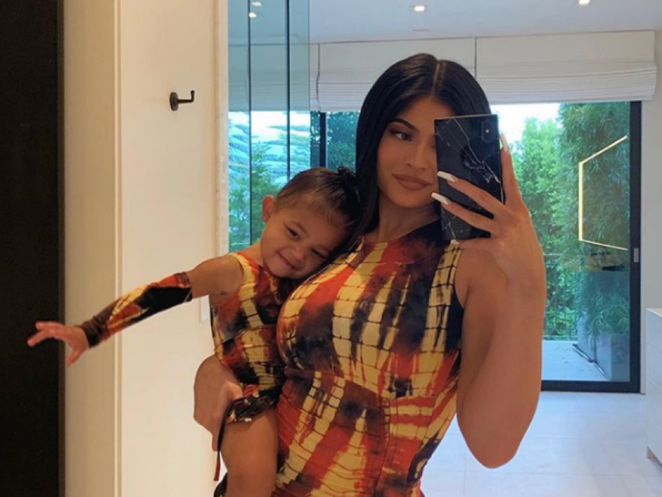 Kylie Jenner and Stormi -- Twinning!