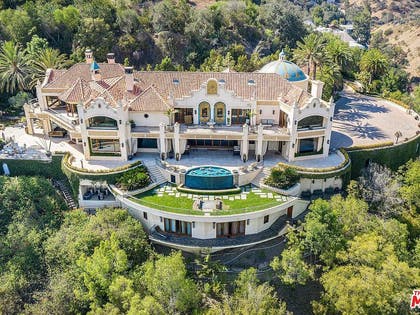 Jeff Franklin's Beverly Hills Mansion.jpg