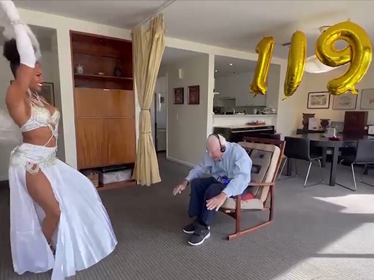 c02284f26d4348dab1f4426aeabca4ca md | 109-Year-Old Man Celebrates Birthday With A Belly Dancer | The Paradise