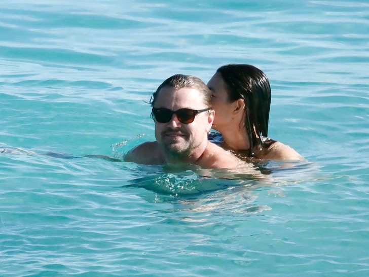 Leonardo DiCaprio Vittoria Ceretti di pantai