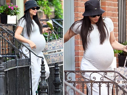 0527-Cassie-Seen-Before-Heading-To-Hospital-To-Birth-PRIMARY