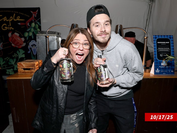 rachel ray brooklyn beckham sub getty swipe 2