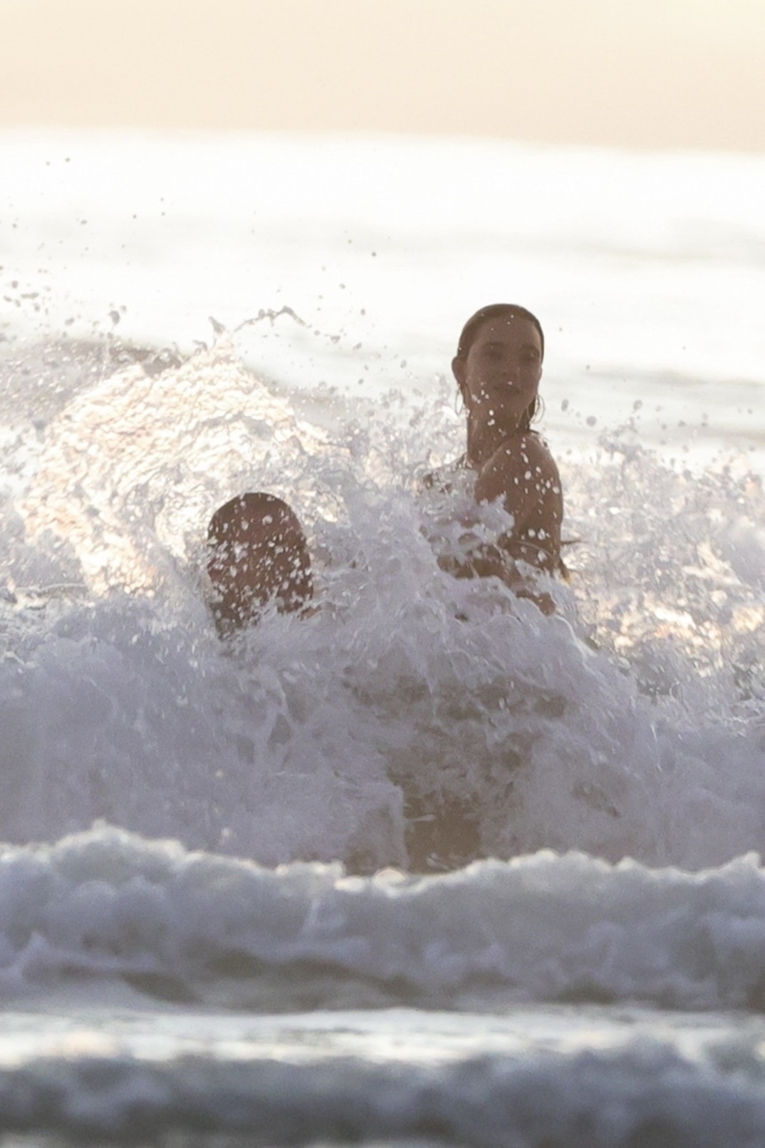 Channing Tatum PDA GF Beach 3