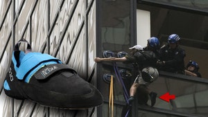Trump Tower Climber -- Tom Cruise and I Have the Same Sole (PHOTOS)