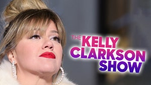Kelly Clarkson Dealing with Personal Matter, No Cause For Alarm