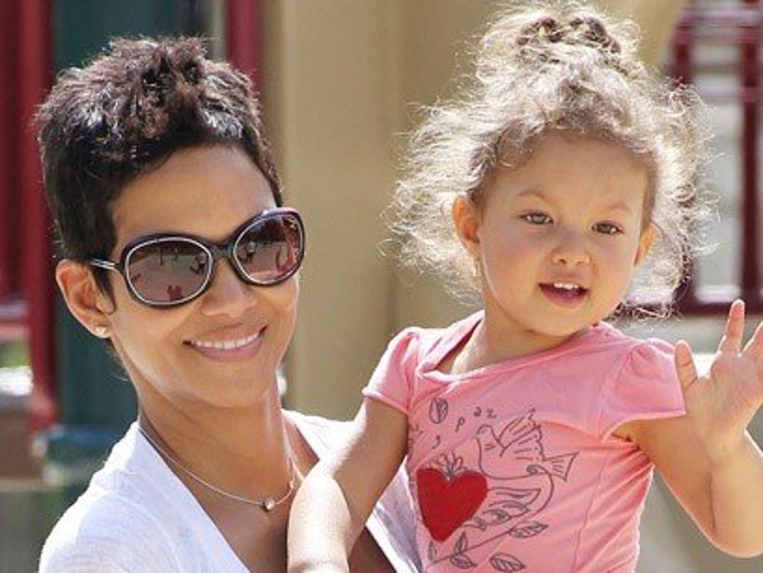 Halle \u0026 Nahla -- Berry Pretty, image size:1074x806