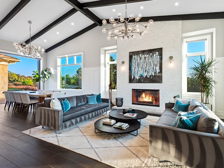 Bret Michaels Buys Trip Residence For .4 Million