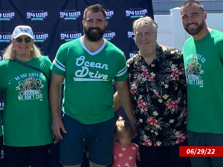 travis kelce jason kelce donna