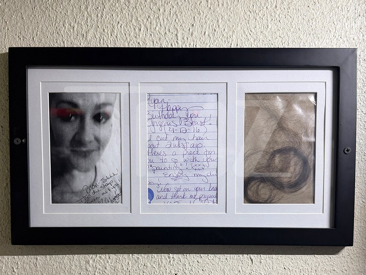 Zak-Bagans-christa-pike-handout-2