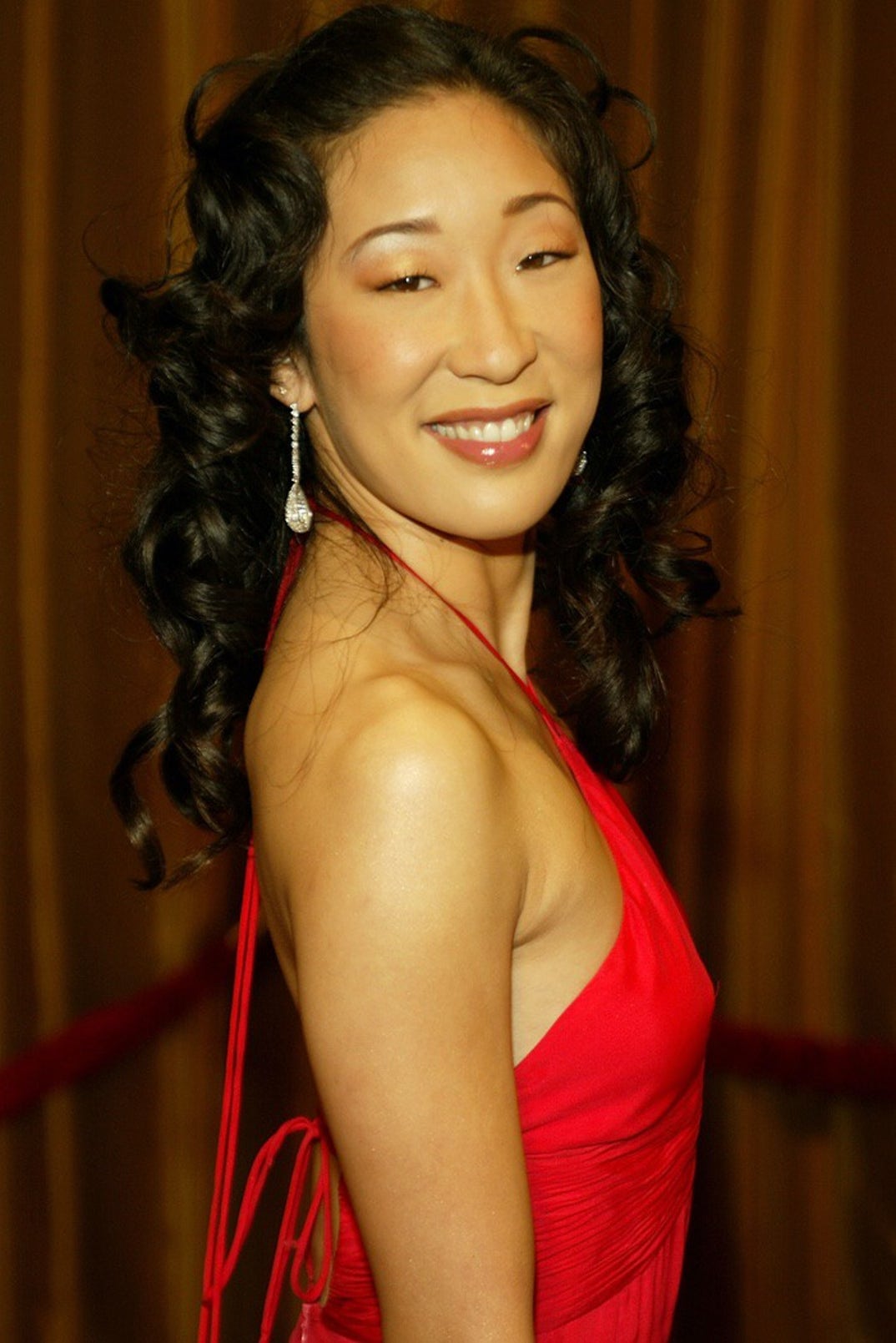 sandra oh orange dress Sandra Oh Represents 'Turning Red' at Oscars 2023 - Just Jared - Celebrity News and Gossip