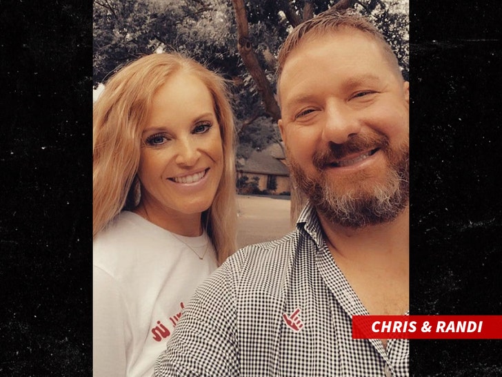 Chris Beard's Fiancée Says He Didn't Strangle Her, Apologizes For  Accusations