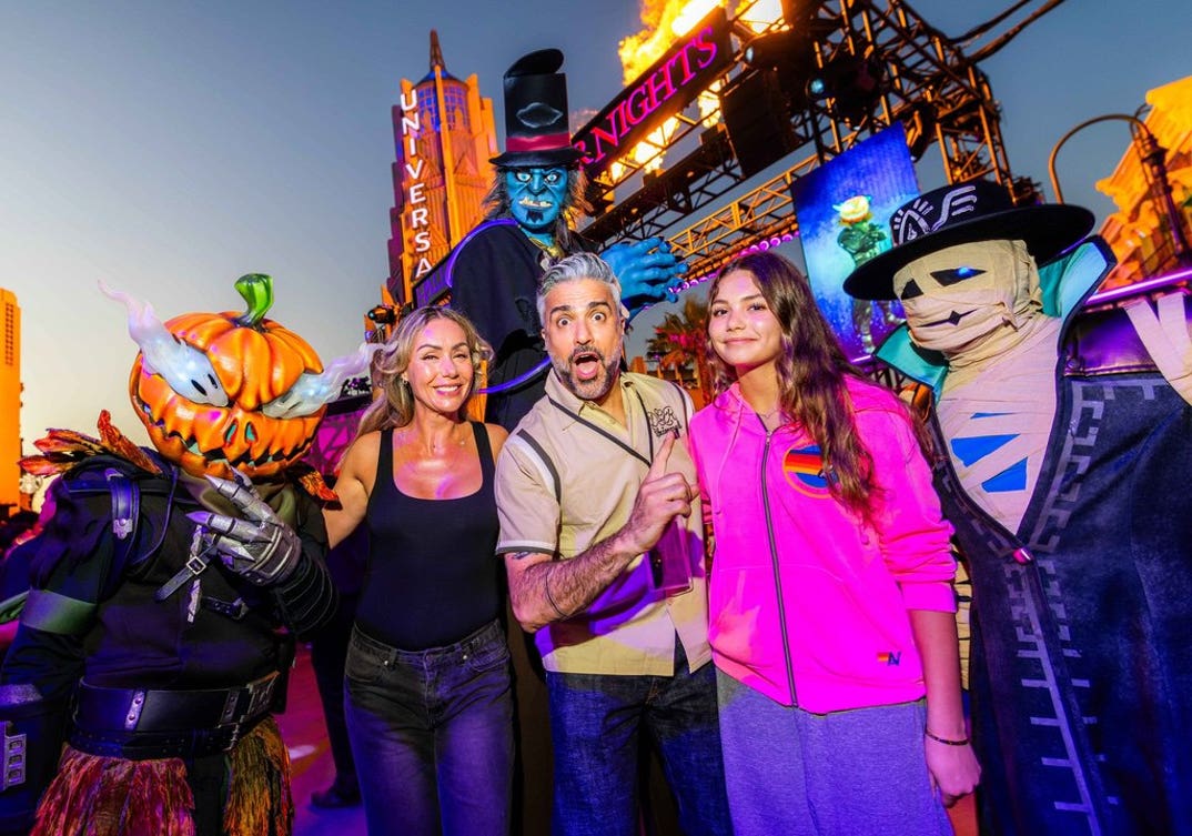 Jaime Camil and family