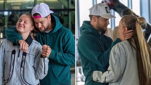 JoJo-Siwa-and-Chris-Hughes-gallery-launch-backgrid-1