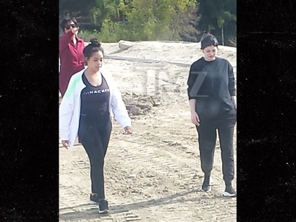 0124-kylie-jenner-pregnant-house-home-site-tmz-01