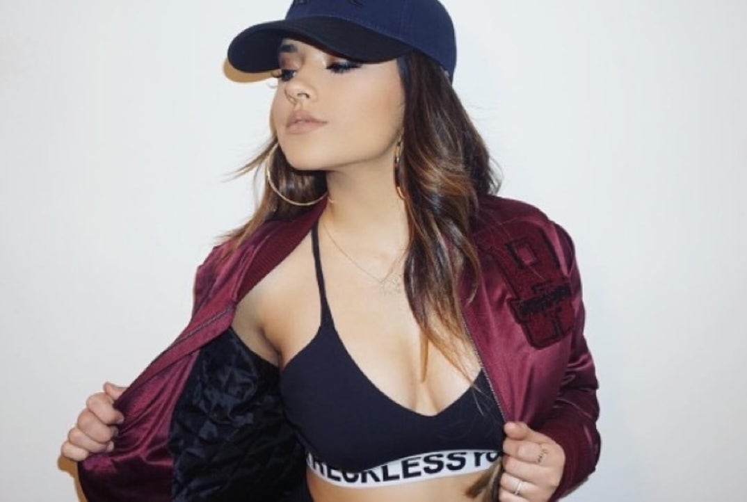 0322_becky_g_hot_13