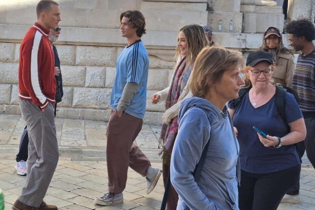 On Set of Outer Banks 14