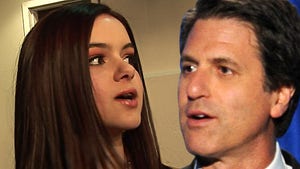 'Modern Family' Creator Allegedly Uses Show Stationery to Help Free Ariel Winter