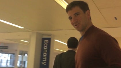 020816_eli_manning_splash_kaltura