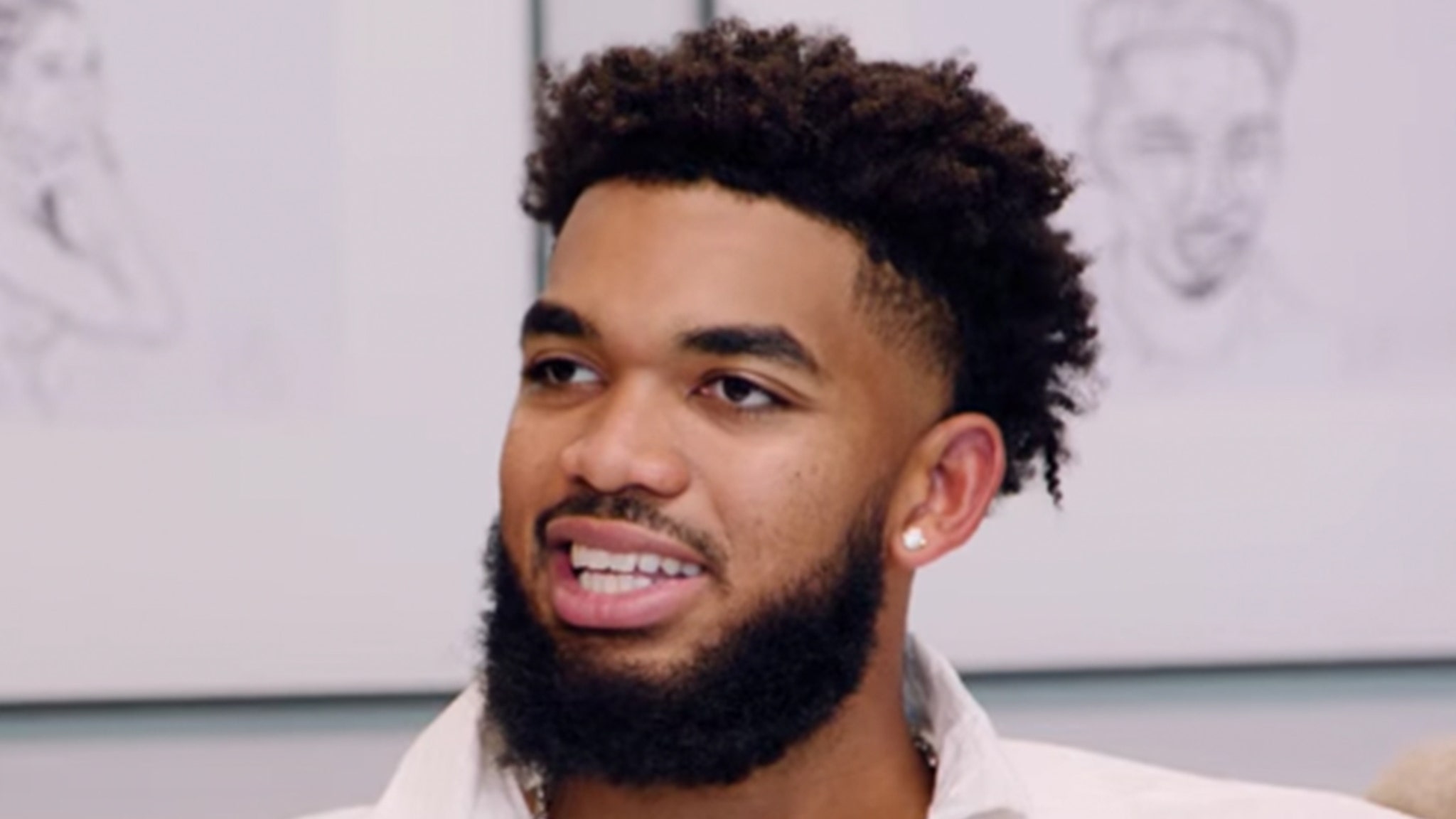 Karl-Anthony Towns Says Jordyn Woods Helped NBA Star Cope With Death of Mom thumbnail