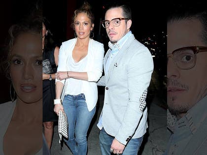 0206-jennifer-lopez-casper-smart-out-last-night-NPG-01