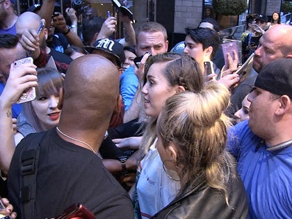 051817_miley_cyrus_primary