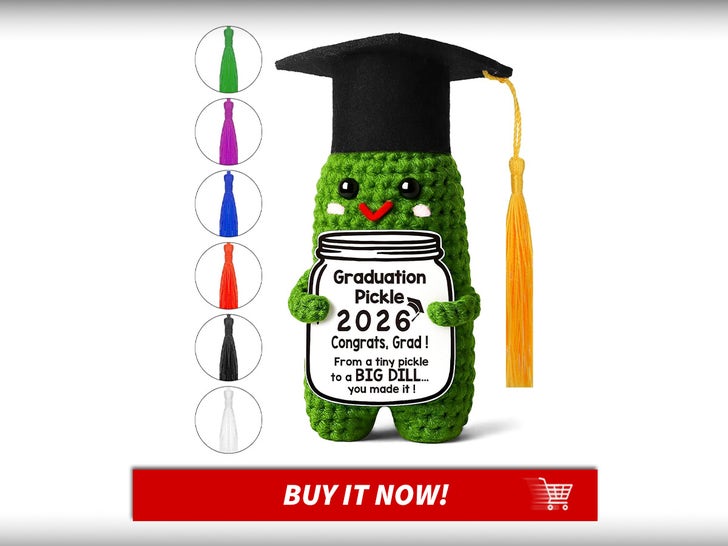 Mamagiftree-Graduation-Pickle-Graduation-Gifts-Essentials-MAIN