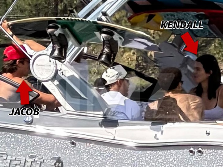 0707-Kendall-Jenner-Khloe-Kardashian-Jacob-Elordi-Lake-Life-Sub1